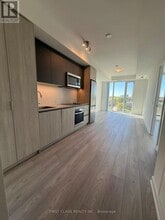 5858 Yonge St in Toronto, ON - Building Photo - Building Photo