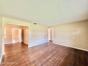 845 Acapulco Rd in Jacksonville, FL - Foto de edificio - Building Photo