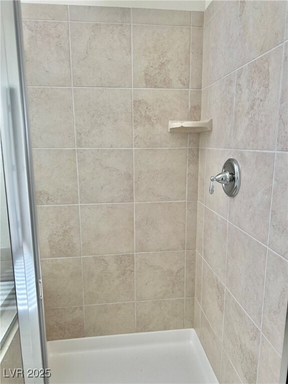 10334 Kesington Dr in Las Vegas, NV - Building Photo - Building Photo