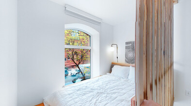 Outpost Co-Living - The Williamsburg House in Brooklyn, NY - Foto de edificio - Building Photo