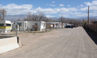 Mobile Home Park and Building in Albuquerque, NM - Foto de edificio - Building Photo