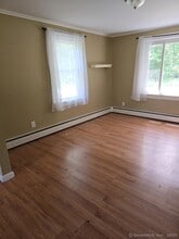 163 Hunters Rd in Norwich, CT - Building Photo - Building Photo