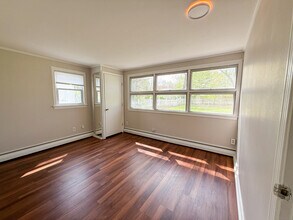 115 Fuller Dr in West Hartford, CT - Building Photo - Building Photo