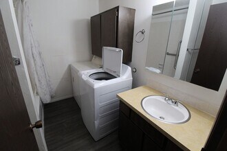 725 W Carlisle Ave-Unit -729 in Spokane, WA - Building Photo - Building Photo