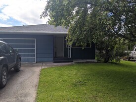 517 S 13th Ave, Unit 2 in Bozeman, MT - Building Photo