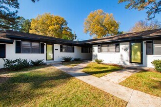 106 Fidelity/109 W Poplar in Carrboro, NC - Building Photo - Interior Photo