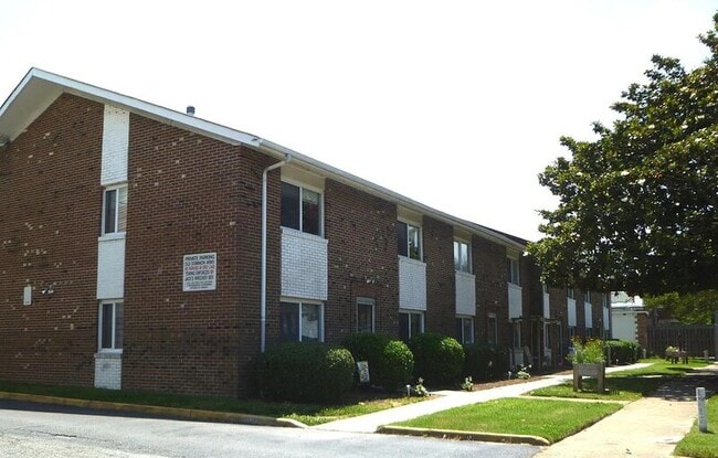 property at 1063 W 48th St