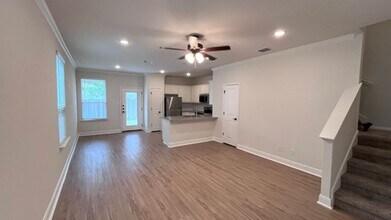 2303 Lynwood Bnd in San Antonio, TX - Building Photo - Building Photo