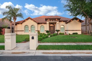 5706 N 3rd Ln in McAllen, TX - Building Photo