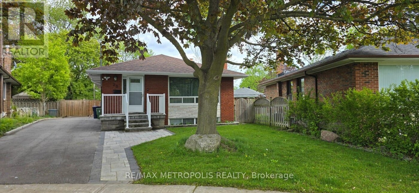 23 Alanbury Crescent in Toronto, ON - Building Photo