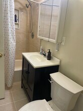 216 N New Hampshire Ave, Unit 216NNewHampshire in Los Angeles, CA - Building Photo - Building Photo
