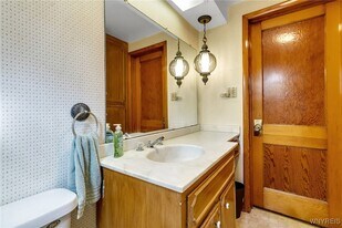 5232 Genesee St in Bowmansville, NY - Building Photo