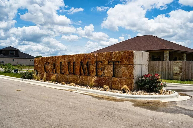 615 County Rd 306, Unit A in Jarrell, TX - Foto de edificio - Building Photo