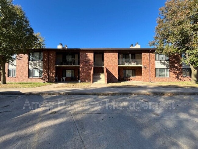 property at 515 S 2nd St