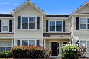 2425 Scholar Ln in North Charleston, SC - Building Photo