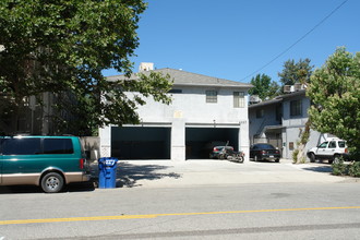 4227 Dixie Canyon Ave in Sherman Oaks, CA - Building Photo - Building Photo