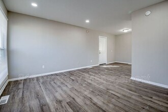 7601 E 49th Terrace in Kansas City, MO - Building Photo - Building Photo