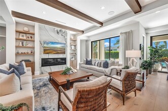 556 17th Ave S in Naples, FL - Building Photo - Building Photo