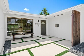 20515 NE 19th Ct in Miami, FL - Building Photo - Building Photo