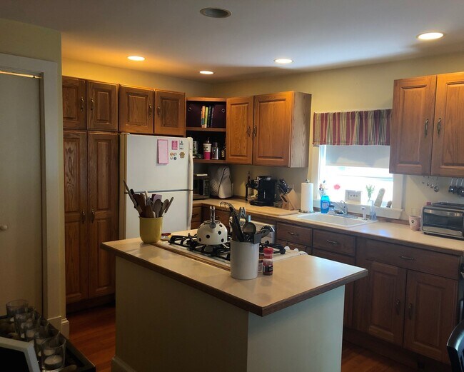 57 Rowe St Rentals in Melrose, MA