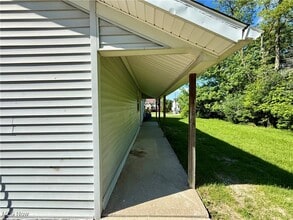 19137 Westwood Dr in Strongsville, OH - Foto de edificio - Building Photo