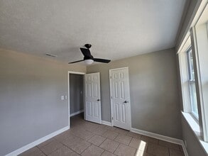 906 Kentucky Ave in Lynn Haven, FL - Building Photo - Building Photo