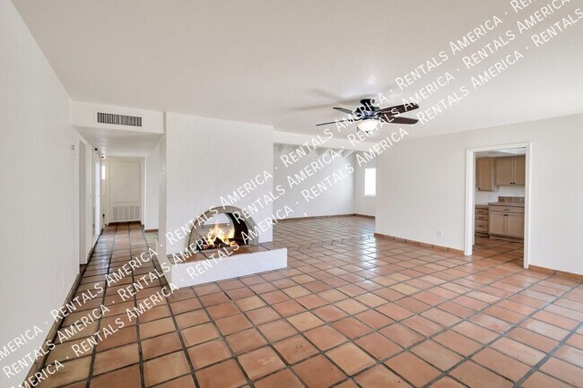 2076 E Alameda Dr in Tempe, AZ - Building Photo - Building Photo