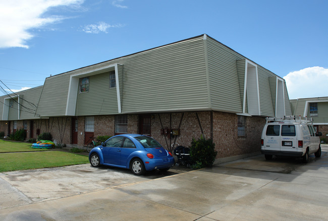 3702 W Esplanade Ave in Metairie, LA - Building Photo - Building Photo