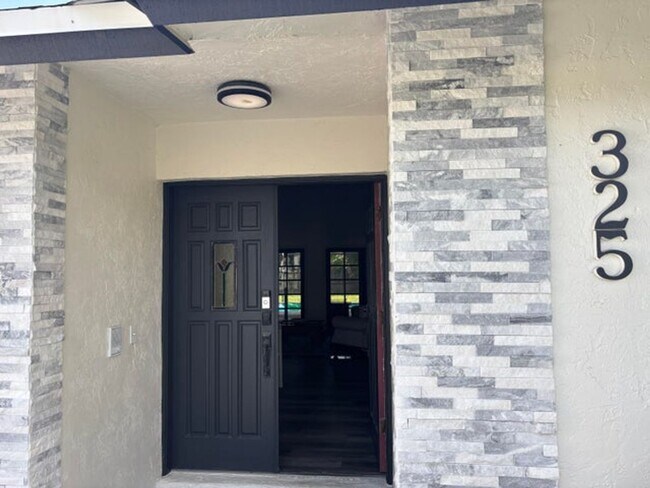 325 Knotty Wood Ln in Wellington, FL - Building Photo - Building Photo