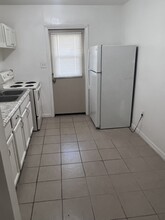 5126 E Seneca Ave in Tampa, FL - Foto de edificio - Building Photo