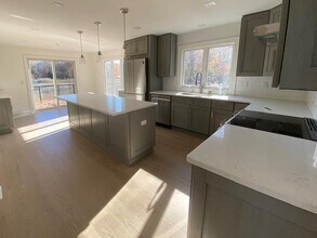 43 Erland Rd in Stony Brook, NY - Building Photo - Building Photo