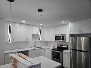 2194 Central Ave, Unit Apt 1 in Schenectady, NY - Foto de edificio - Building Photo