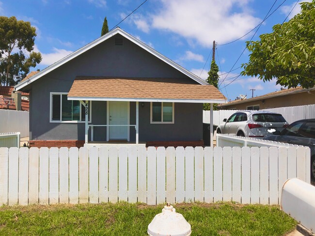 428 Hamilton St in Costa Mesa, CA - Foto de edificio - Building Photo