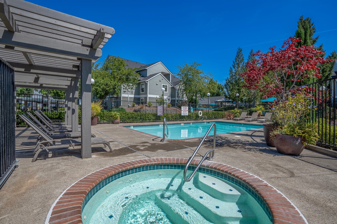 Hampshire Downs in Hillsboro, OR - Foto de edificio