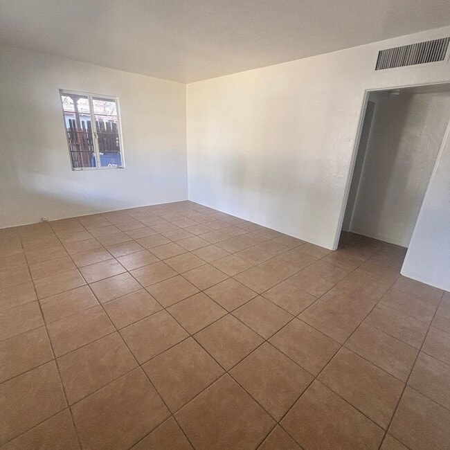 property at 1214 S Roosevelt St