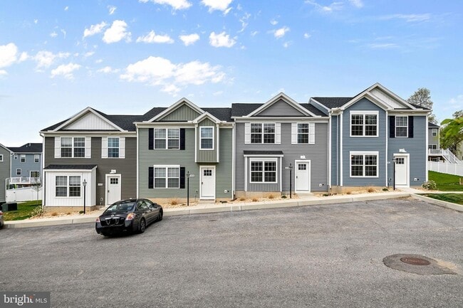 2801 Pinewood Ln
