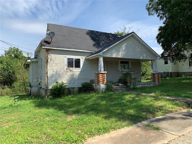 property at 113 W North St