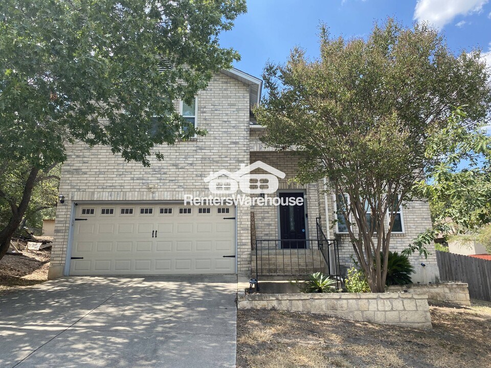 2439 Karat Dr in San Antonio, TX - Building Photo