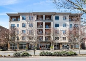 111 108th Ave NE in Bellevue, WA - Building Photo