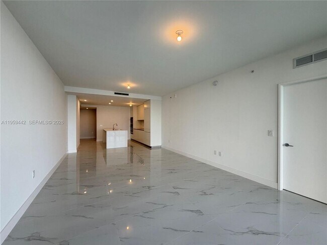 700 NE 24th St, Unit 3503 in Miami, FL - Foto de edificio - Building Photo