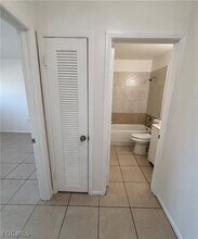 704 SE 46th Ln in Cape Coral, FL - Building Photo - Building Photo