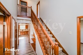 4503 W Easy St in New Palestine, IN - Foto de edificio - Building Photo