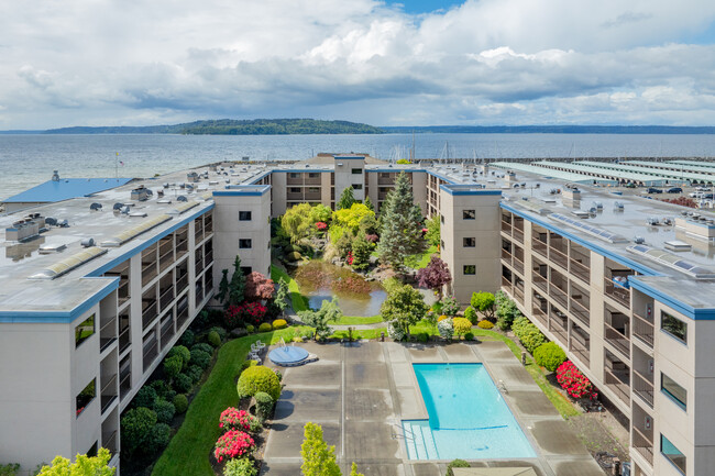 Mariner Manor Condos in Des Moines, WA - Building Photo - Building Photo