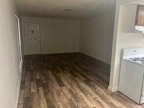 5159 Caliente St in Las Vegas, NV - Building Photo - Building Photo