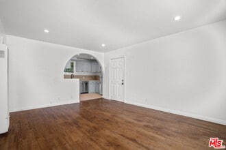 616 Sunset Ave in Los Angeles, CA - Building Photo - Building Photo