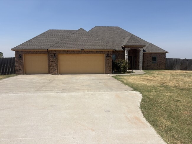 373 NE Sanders Dr