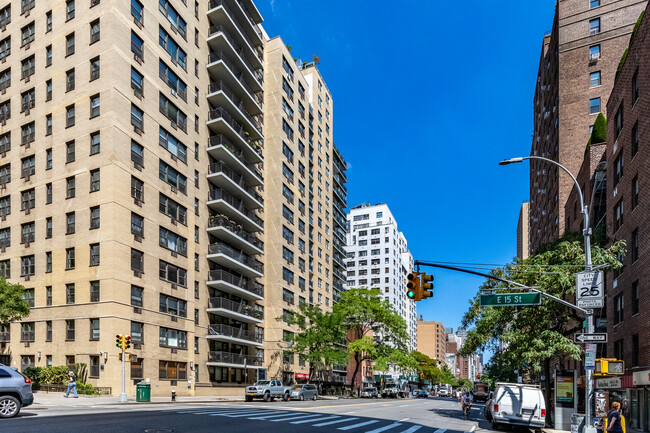 Gramercy Spire Apartments in New York, NY - Building Photo - Building Photo