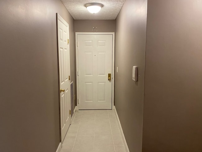 6729 Meadow Creek Dr in Columbus, OH - Foto de edificio - Building Photo