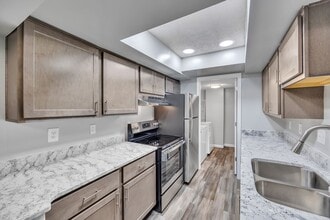 Brandychase Apartments in Cincinnati, OH - Foto de edificio - Building Photo