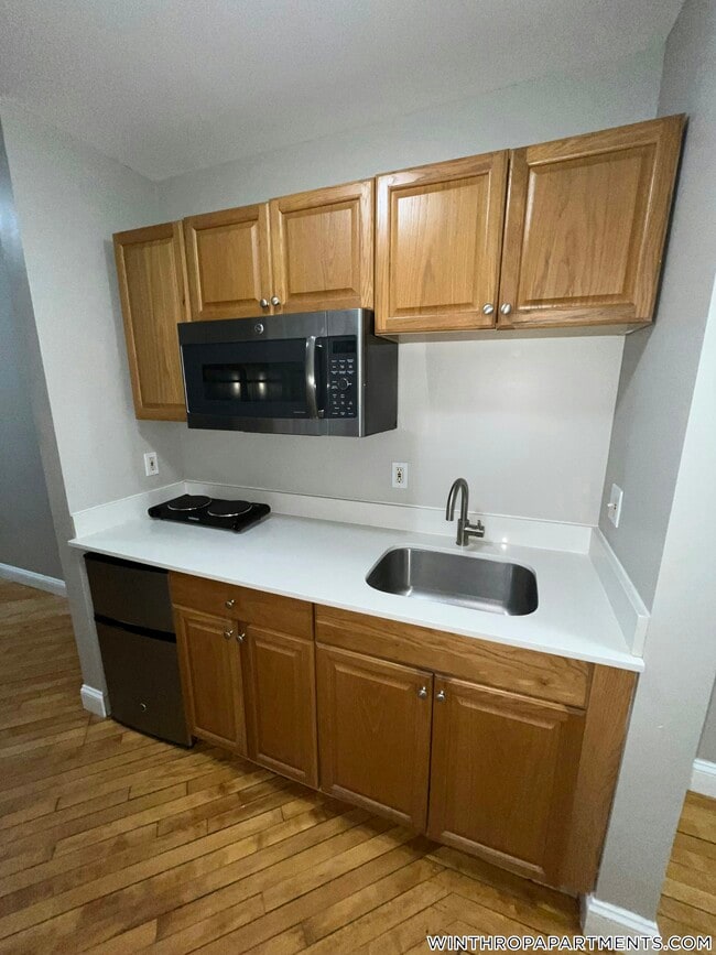 312 Shirley St, Unit 208 in Winthrop, MA - Building Photo - Building Photo